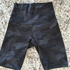 Lululemon Align High-rise 8” bike shorts size 2